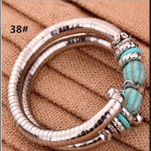 Jewelry - Blue and silver bangle